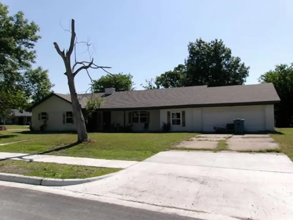901 Crestview Dr Kaufman, TX 75142, Kaufman County