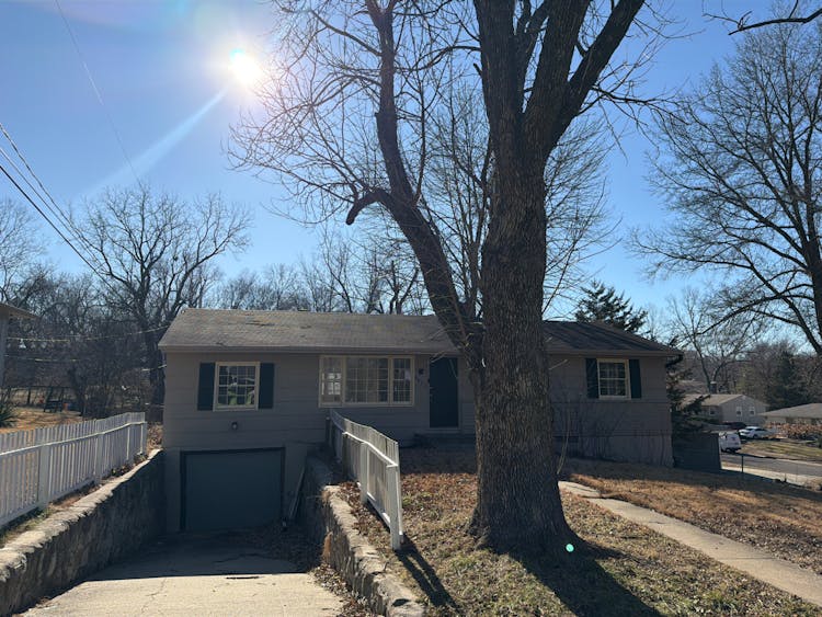 8955 E 54th St Raytown, MO 64133, Jackson County