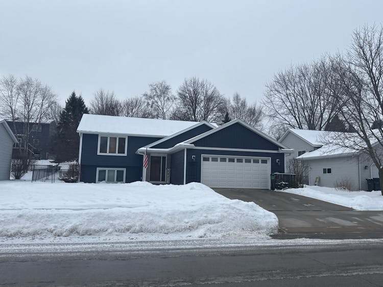 1216 36th St SW Rochester, MN 55902, Olmsted County