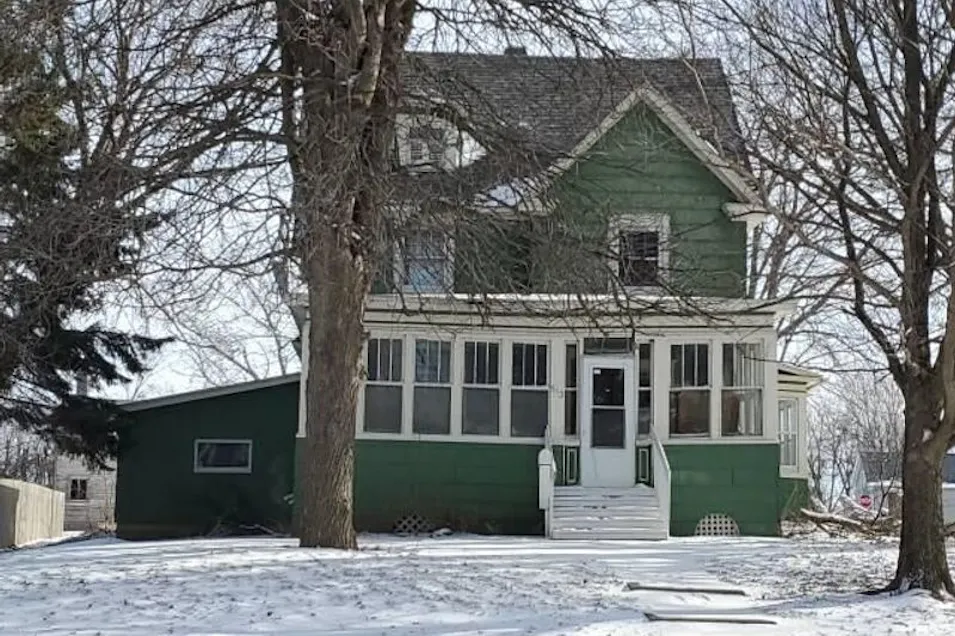 513 S Section Av Spring Valley, MN 55975, Fillmore County