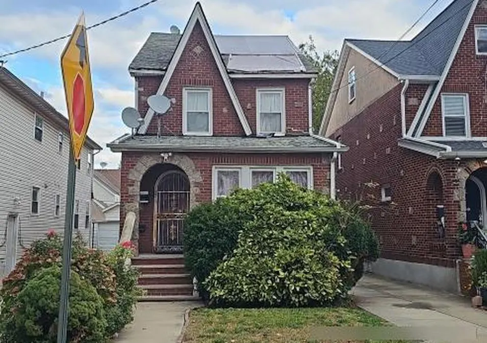 100-15 202nd St Hollis, NY 11423, Queens County