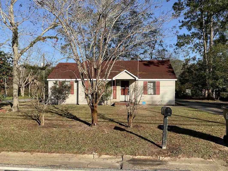 220 Baggs Ave SE Pelham, GA 31779, Mitchell County