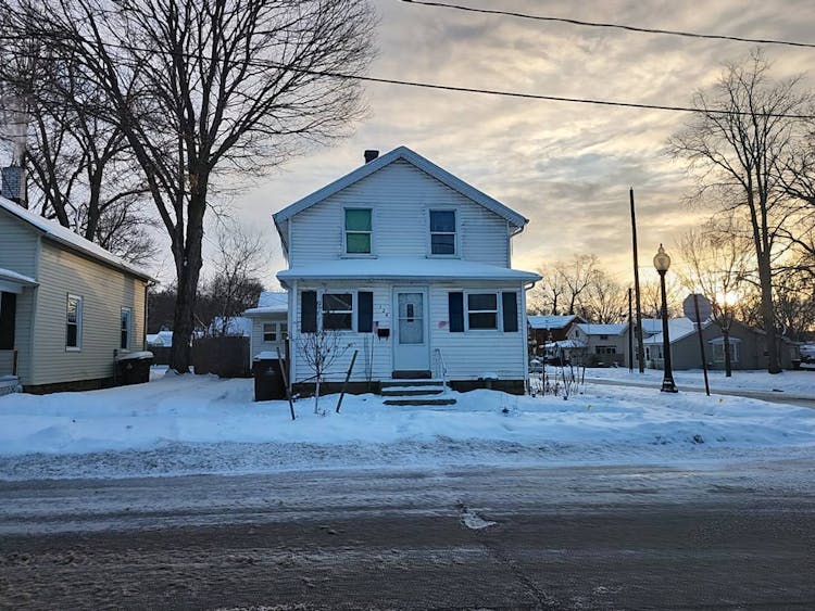 124 S Jackson St Ionia, MI 48846, Ionia County