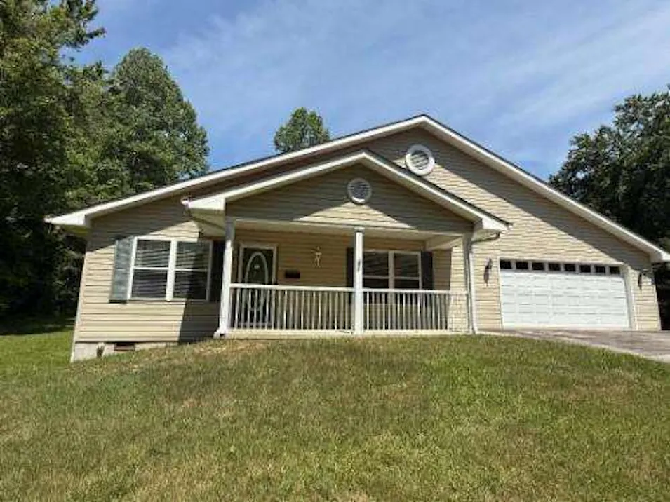 751 Yonside Dr Sparta, TN 38583, White County