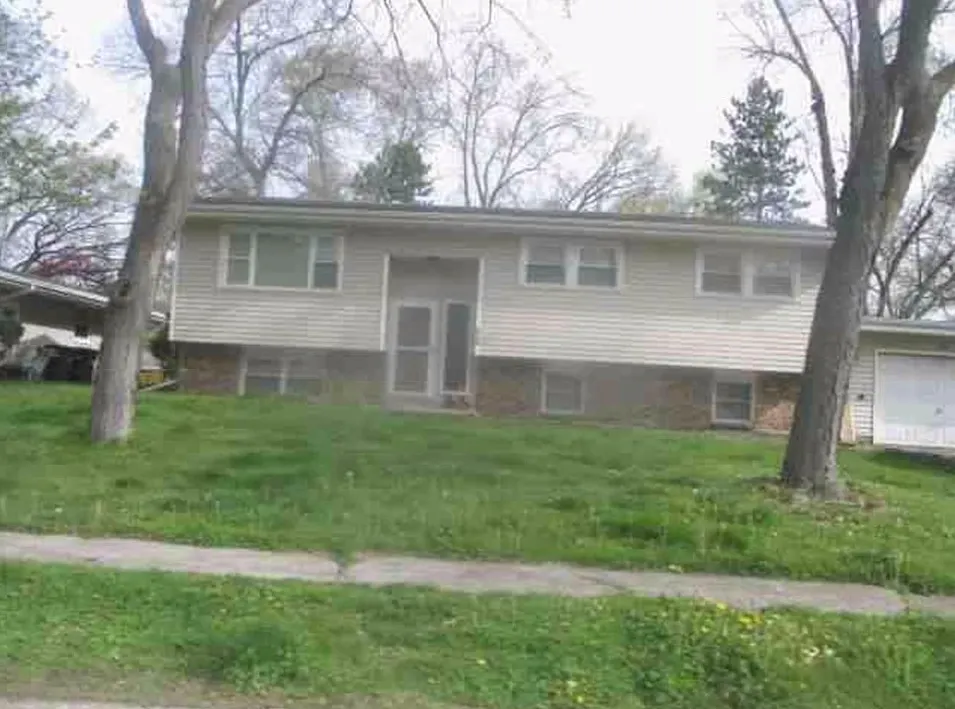 6288 Mulberry Ave Portage, IN 46368-3732, Porter County