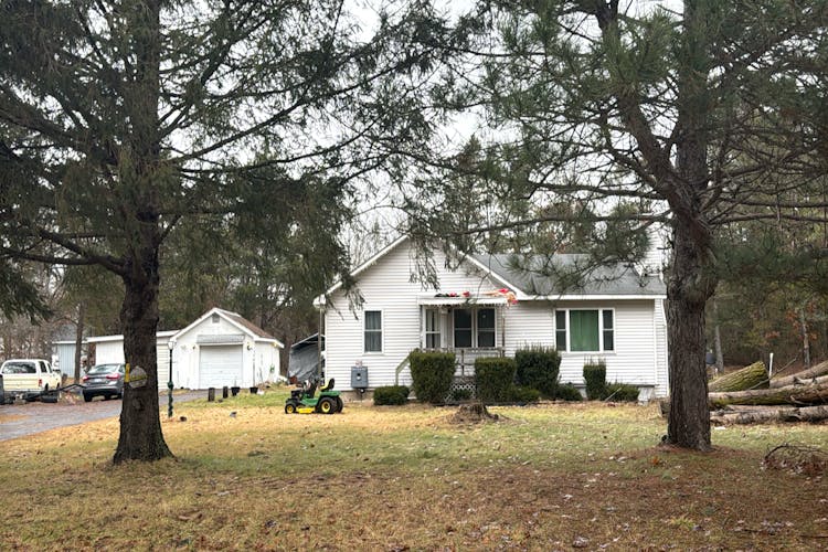 12982 9 Mile Rd Shelbyville, MI 49344-9656, Barry County