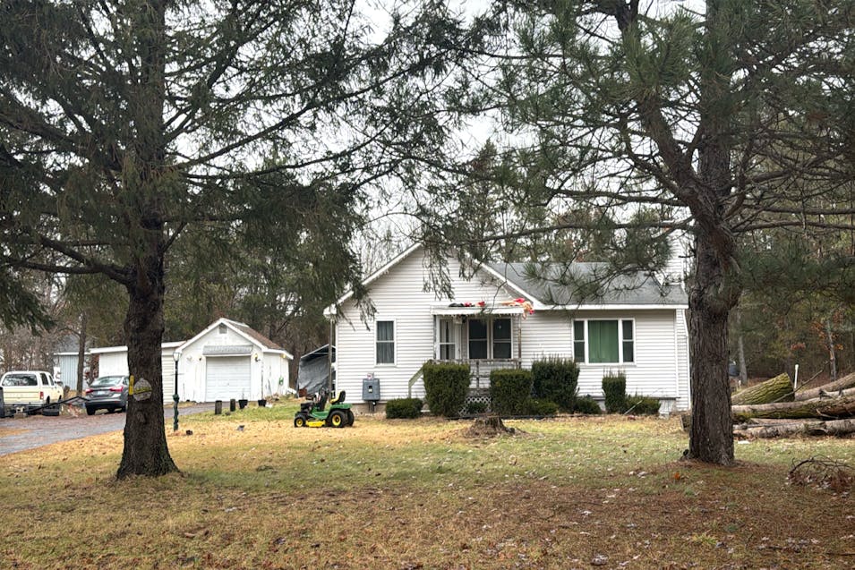 12982 9 Mile Rd Shelbyville, MI 49344-9656, Barry County