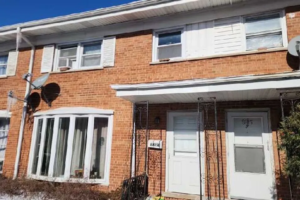 8815 Robin Dr, Unit E Des Plaines, IL 60016, Cook County