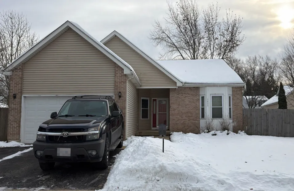 3809 Parkway Ln Zion, IL 60099, Lake County