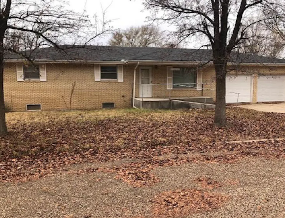 15 Hilltop St Elkhart, KS 67950, Morton County