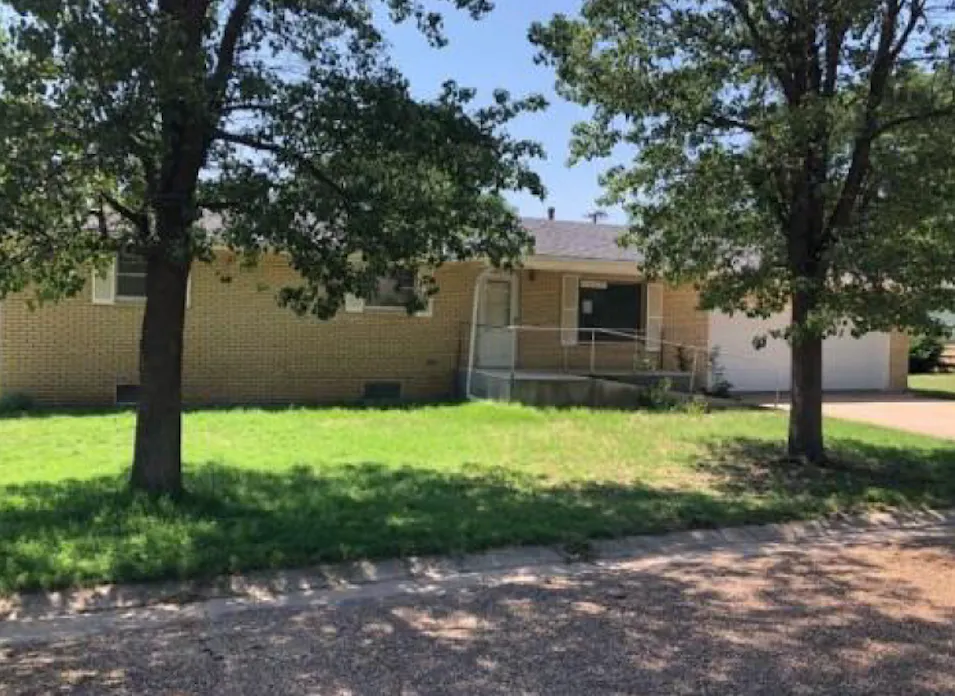 15 Hilltop St Elkhart, KS 67950, Morton County
