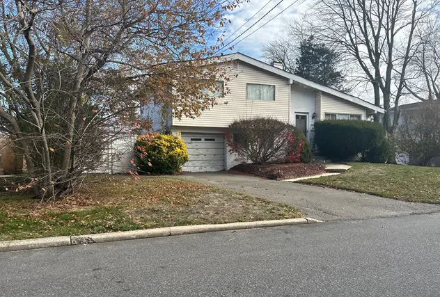 24th St, Deer Park, NY 11729 #1