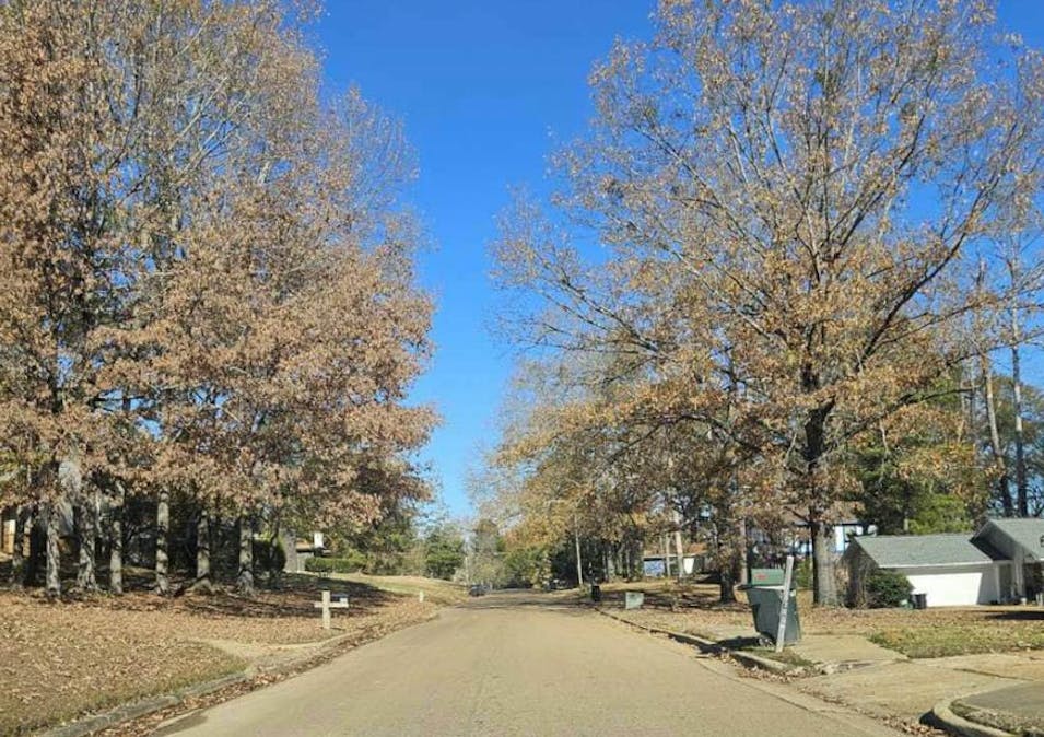 708 Parker Dr Clinton, MS 39056, Hinds County