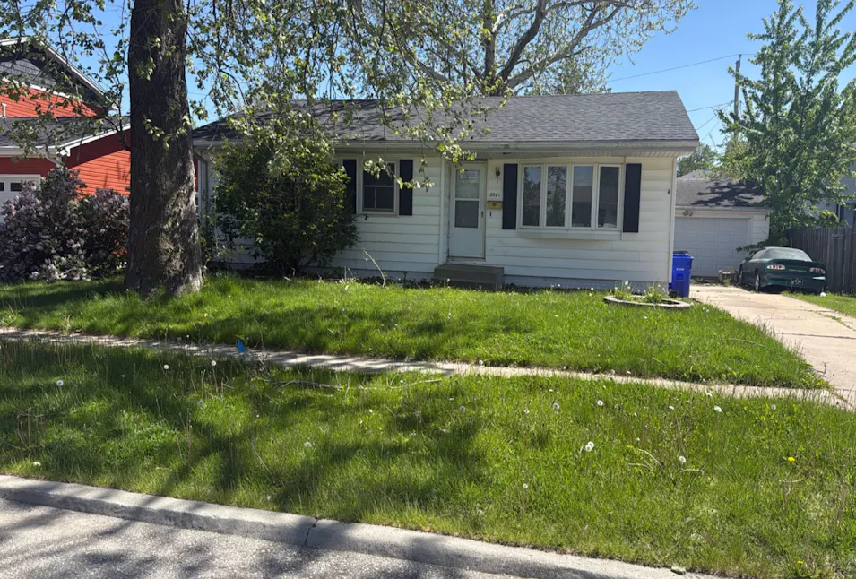 3021 Ravenwood Ter NW Cedar Rapids, IA 52405, Linn County