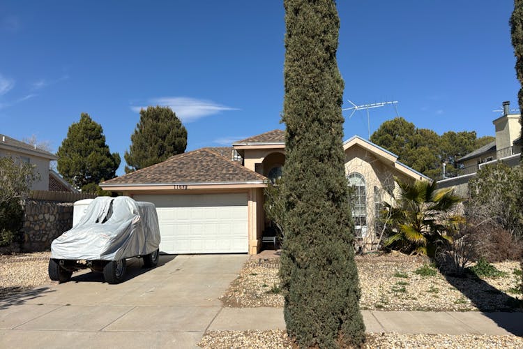 11689 Privada Court El Paso, TX 79936, El Paso County