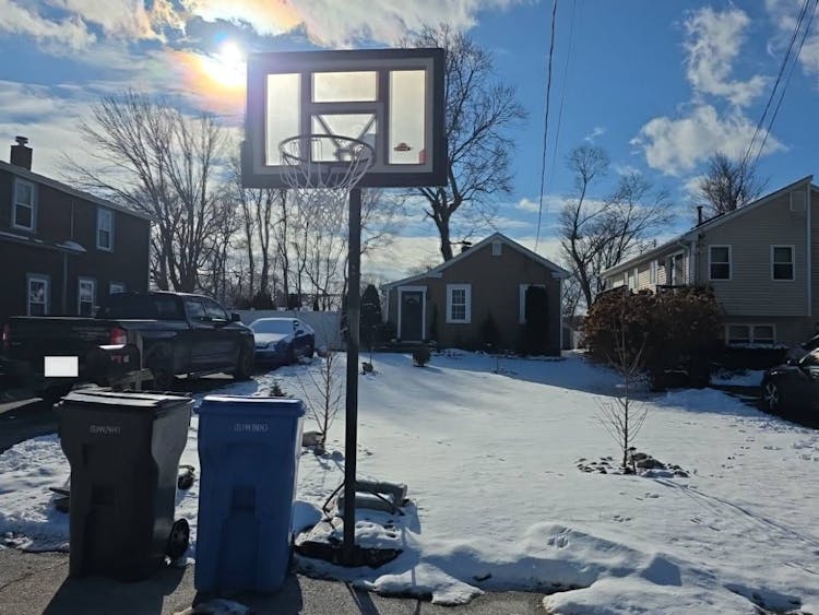 62 Allard St Cranston, RI 02920, Providence County