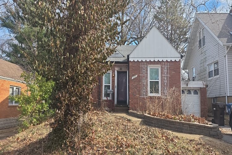 2450 Ashland Ave Saint Louis, MO 63114, St. Louis County