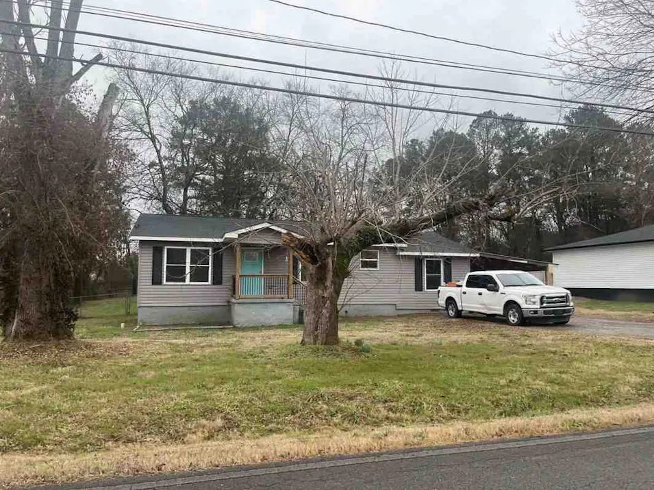 711 W James Ave Rossville, GA 30741, Walker County