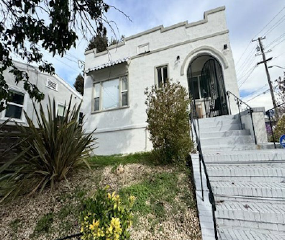 2734 MacArthur Blvd Oakland, CA 94602, Alameda County