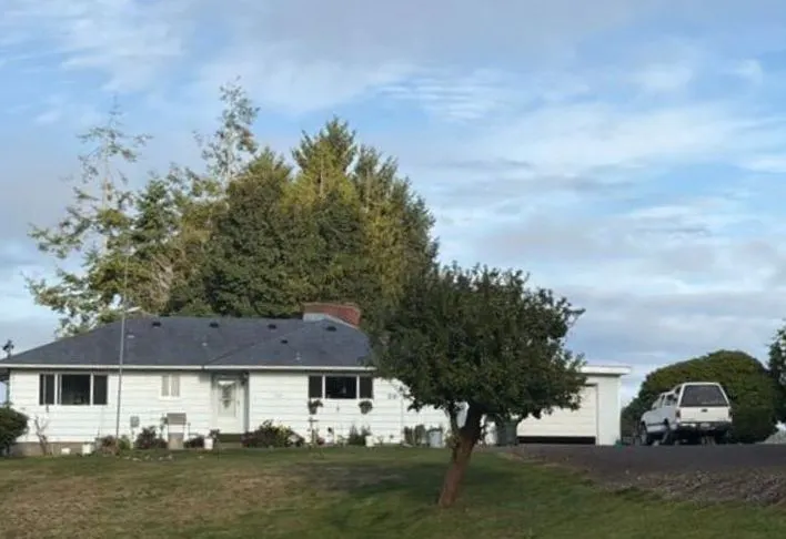 1st St, Bay Center, WA 98527