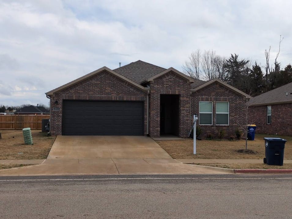 2211 South 9th Street Rogers, AR 72758, Benton County