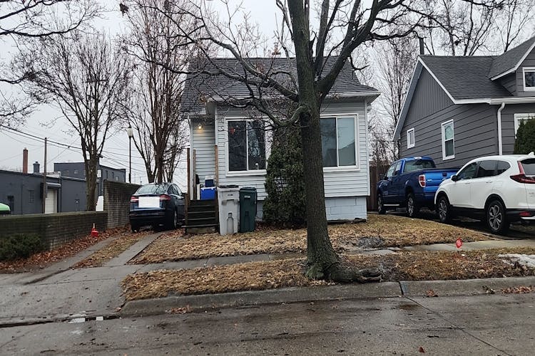 37 Morehouse Ave Hazel Park, MI 48030, Oakland County