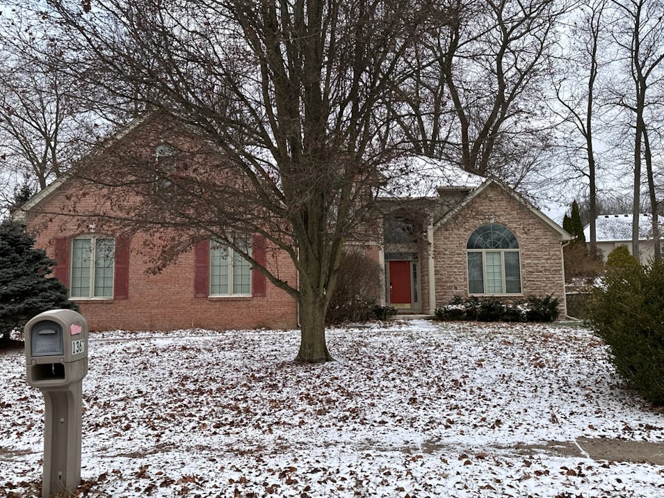 1367 Andrew Temperance, MI 48182-3317, Monroe County