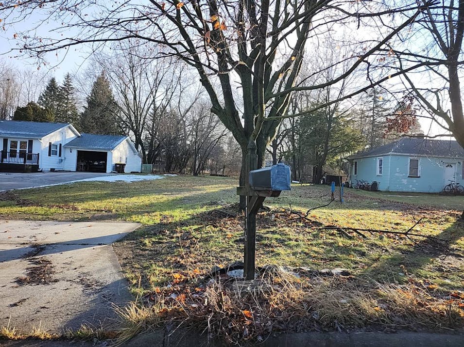 1116 Clark Rd Lansing, MI 48917, Eaton County