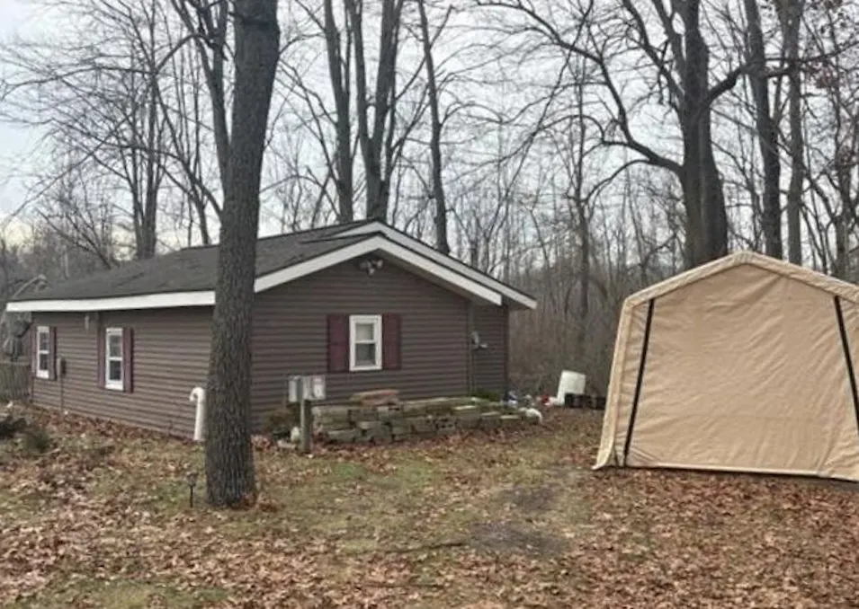 5711 South Butcher Street Albion, IN 46701, Noble County
