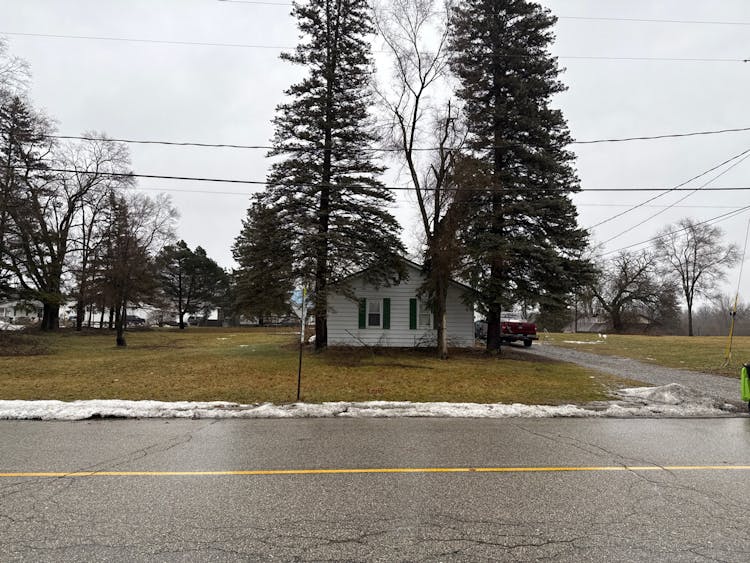 166 Merrill St Farwell, MI 48622, Clare County