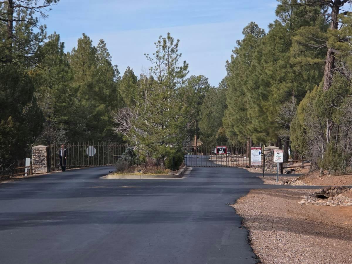 Pine Grove Dr, Show Low, AZ 85901
