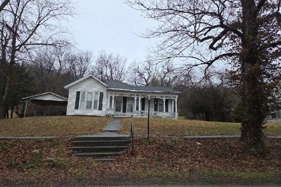 1413 Tennessee Street Louisiana, MO 63353, Pike County