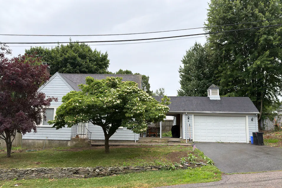 4 Edwards Rd Johnston, RI 02919, Providence County