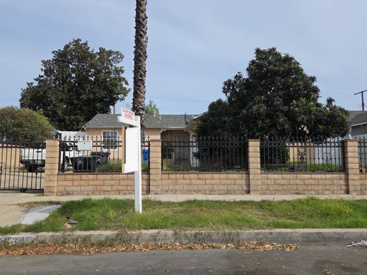 9664 Varna Ave Arleta, CA 91331, Los Angeles County