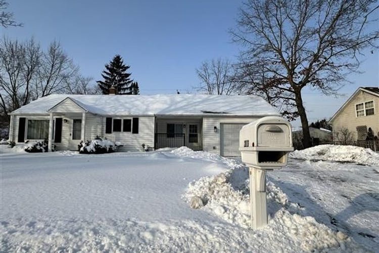 2819 19th Ave Port Huron, MI 48060-1847, Saint Clair County