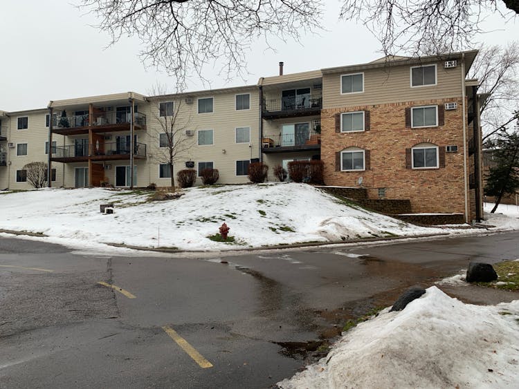 10211 Cedar Lake Rd 109 Minnetonka, MN 55305, Hennepin County