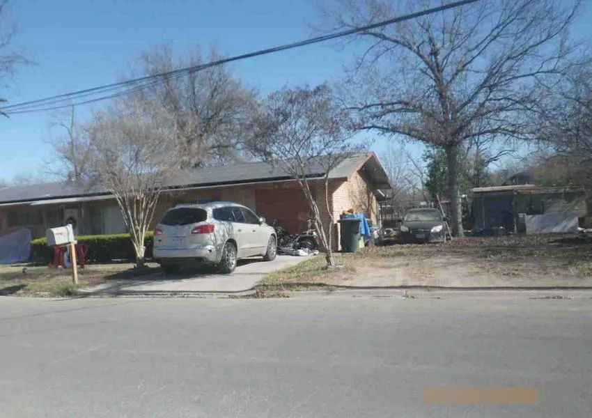 Camp St, Uvalde, TX 78801 #1
