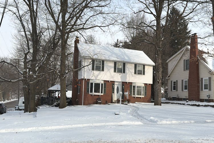 1118 W Oliver St Owosso, MI 48867, Shiawassee County