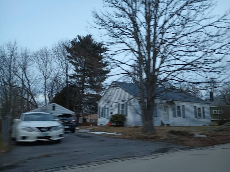 116 Norcross St Manchester, NH 03109, Hillsborough County