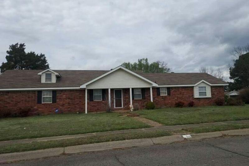 117th St, Cleveland, OH 44108