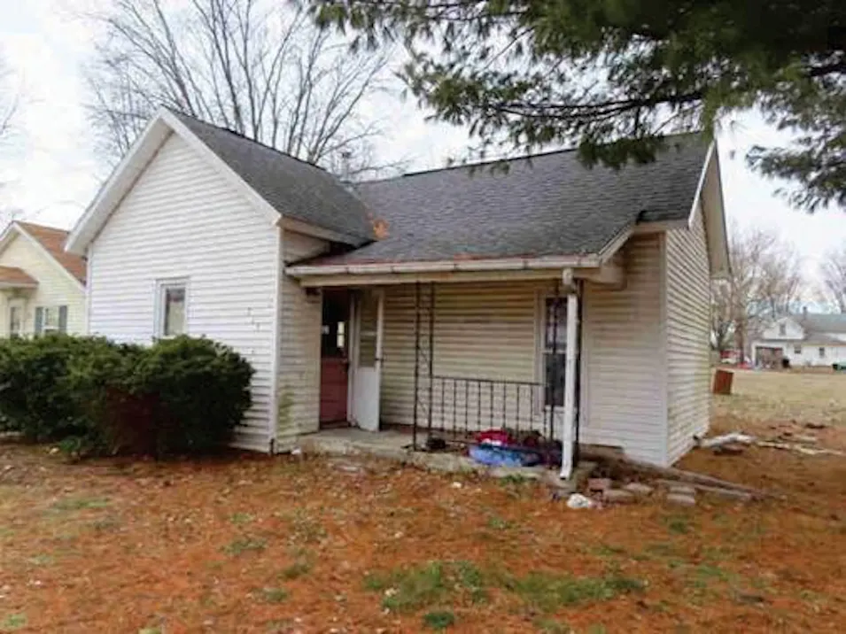 215 S Railroad St Lovington, IL 61937, Moultrie County