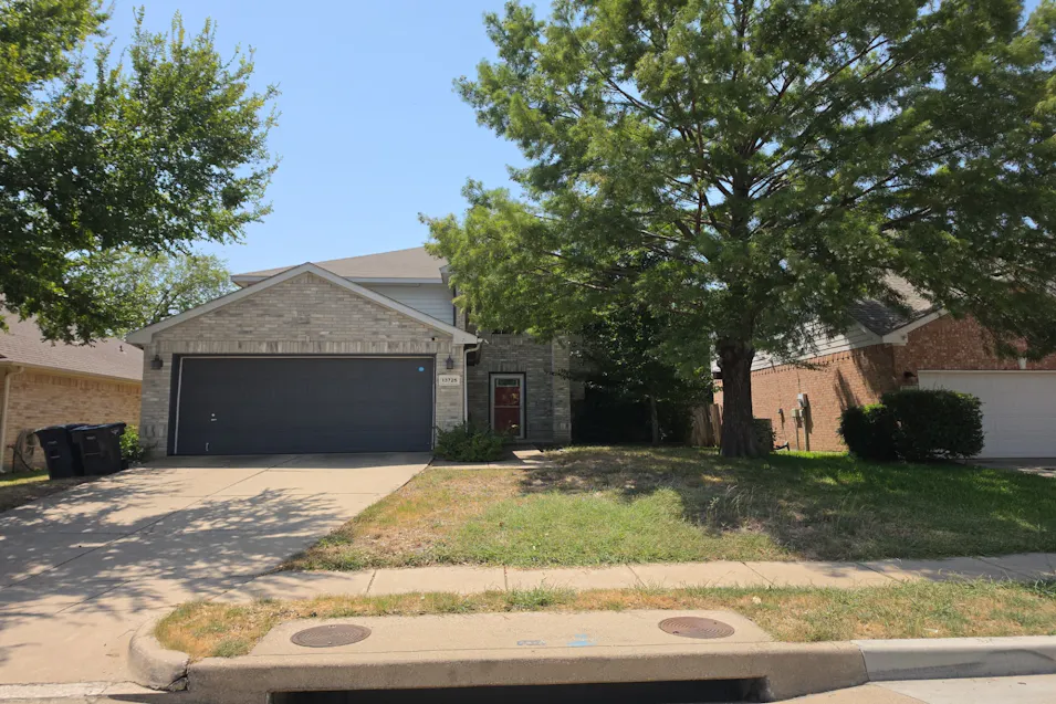 13725 Lost Spurs Rd Roanoke, TX 76262, Tarrant County