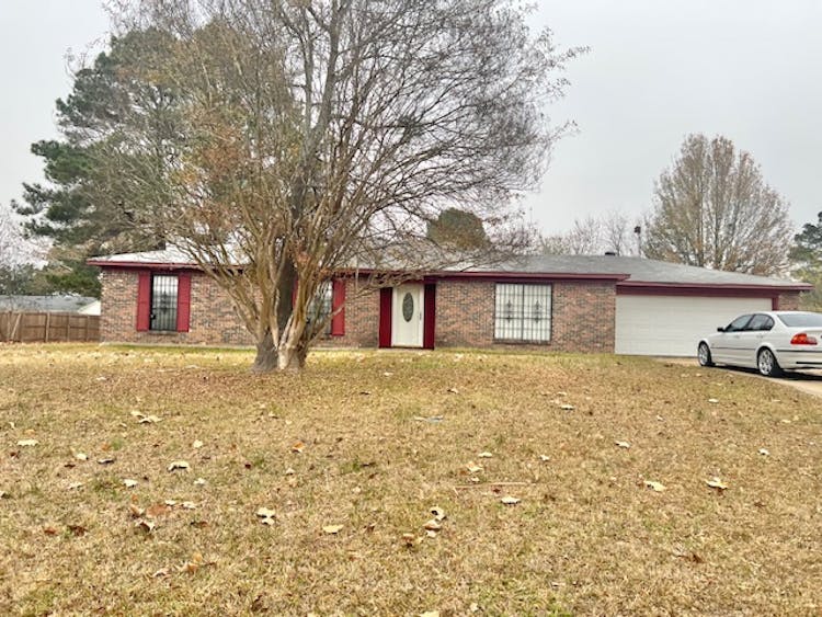 1946 Oakwood Pl Jackson, MS 39213, Hinds County