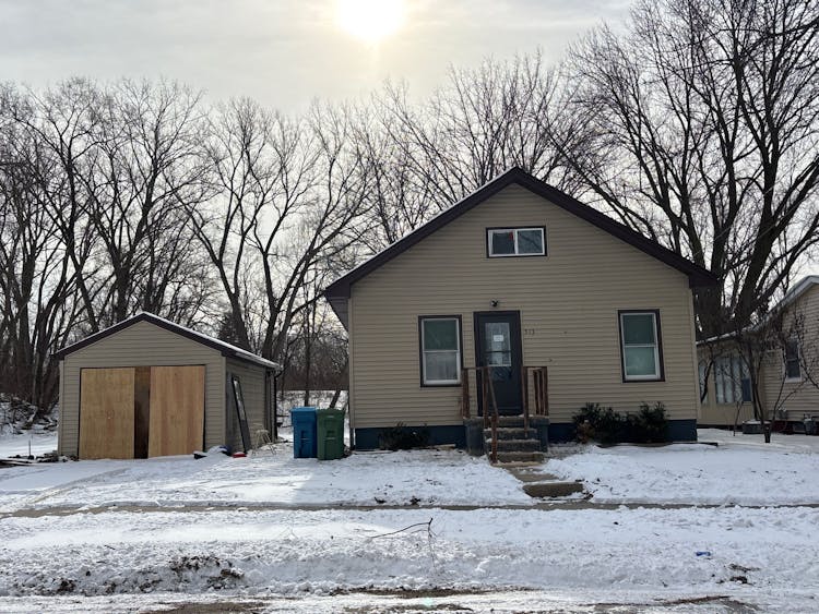 513 W Wellington St Waterloo, IA 50701, Black Hawk County