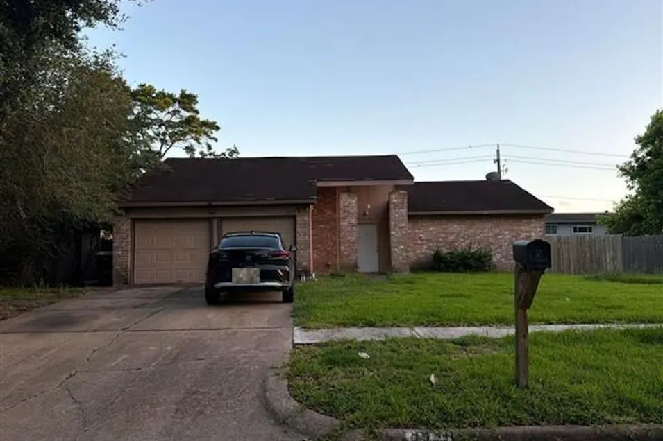 1115 Whispering Pine Drive Missouri City, TX 77489, Fort Bend County