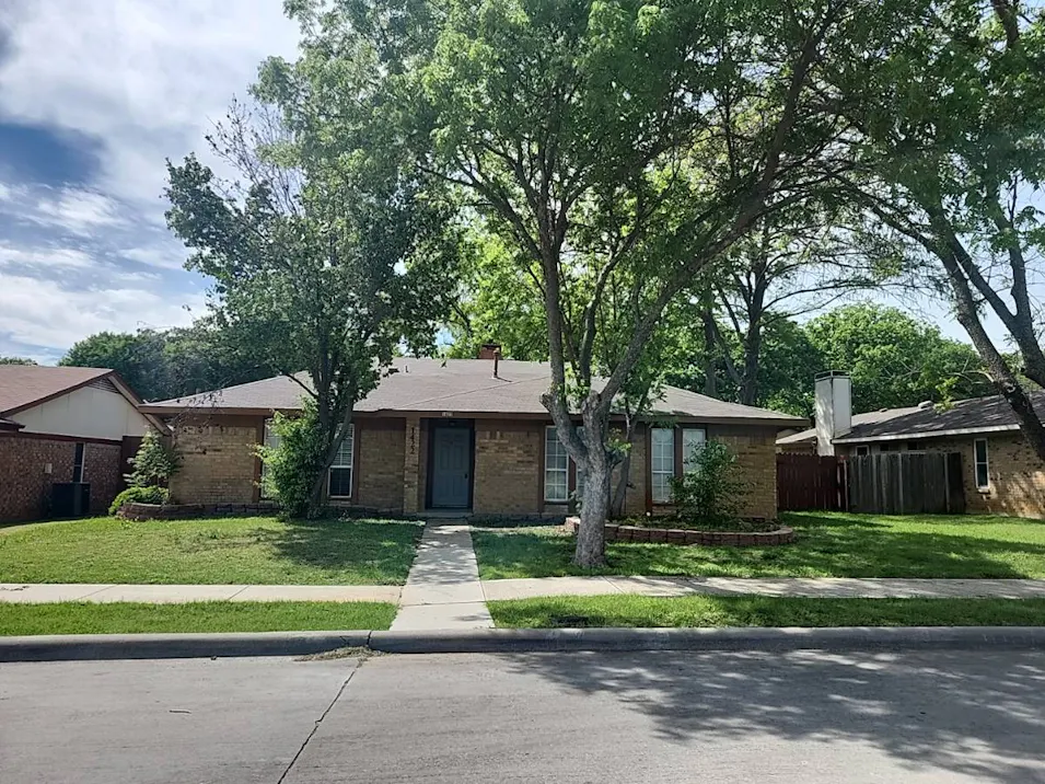 1422 Westwood Dr Lewisville, TX 75067, Denton County