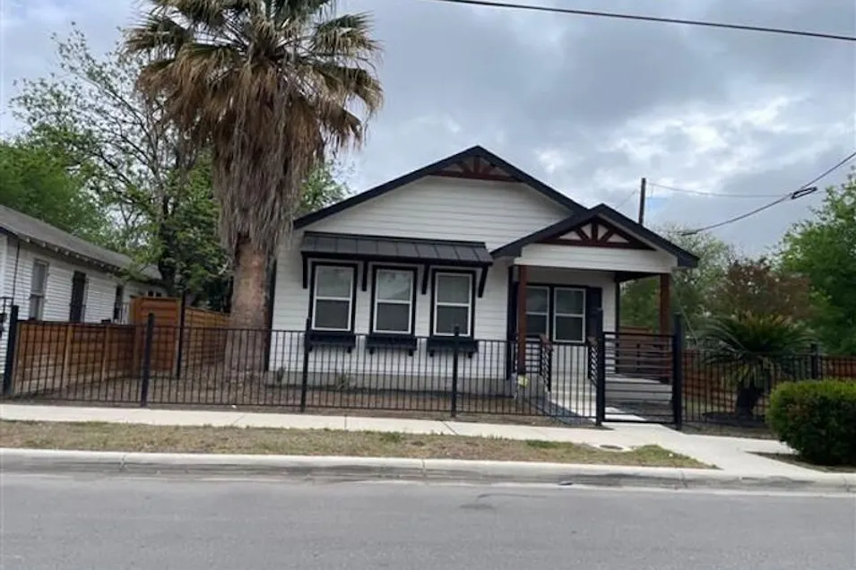 1215 Lamar St San Antonio, TX 78202, Bexar County