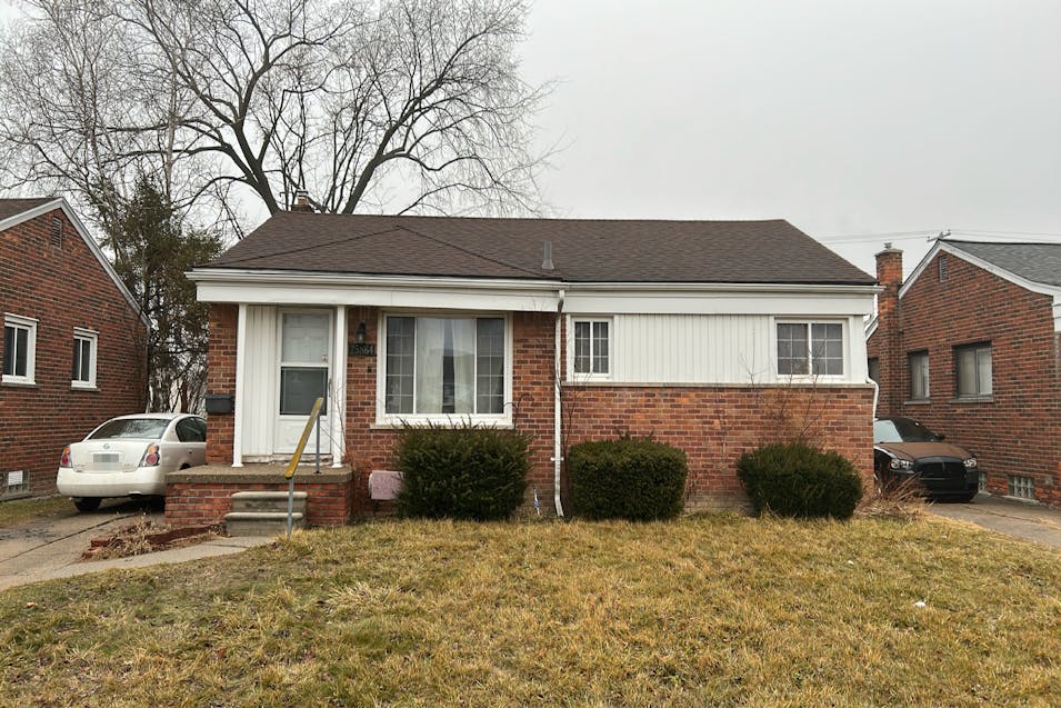 25864 Dale St Roseville, MI 48066, Macomb County