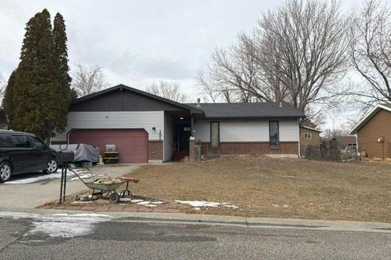 Norris Ct, Billings, MT 59105