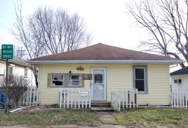 604 V St Bedford, IN 47421, Lawrence County